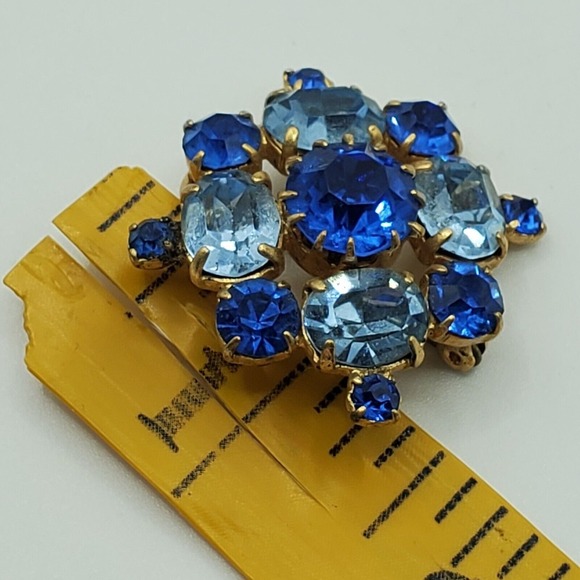 Shades of Blue Rhinestone Brooch Pin Prong Gold Tone Womens Jewelry Fashion - Picture 11 of 12